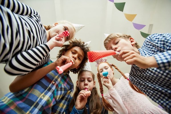 Quelles sont les activités pour enfants disponibles dans les campings autour de Lyon ?